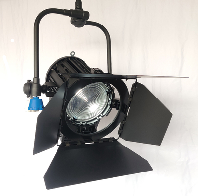 GENERALINK 100W LEDフレスネルビデオライト 高CRI ポール操作のヨークを持つウルフスタンフレスネルライト サプライヤー