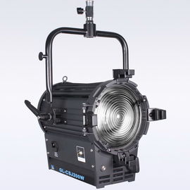 高光出力 200W LEDフレネルライト 日光電池 フィルムとスタジオ照明のために電源を供給 ((ポール操作ヨーク) サプライヤー