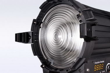 ウォルプスタン交換 200W LEDフレネルライト テレビスタジオ照明のための高TLCI/CRI ((ポール操作ヨーク) サプライヤー