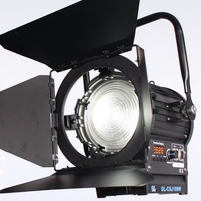 高光出力 200W LEDフレネルライト 日光電池 フィルムとスタジオ照明のために電源を供給 ((ポール操作ヨーク) サプライヤー